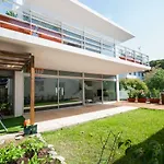 Cosy Sea View Villa